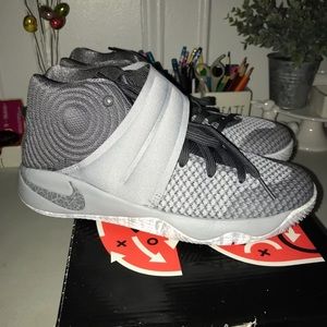 Nike Kyrie 2 II Gs Wolf Grey